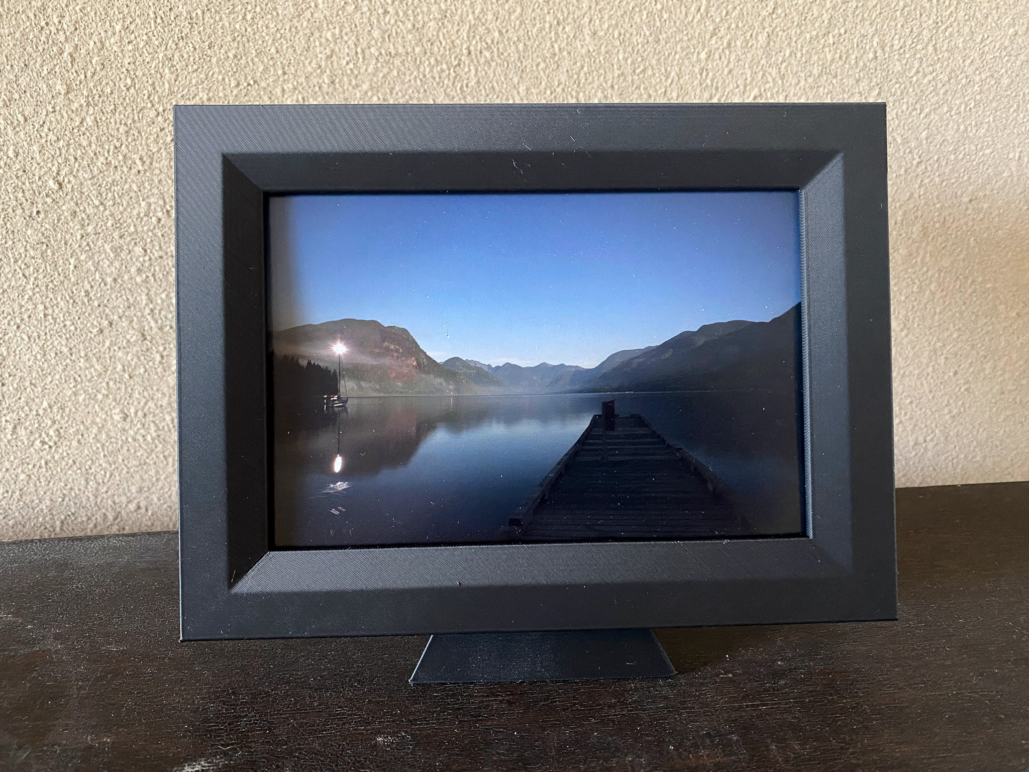 Old school "analog" photo frame for 4"x6" prints - black