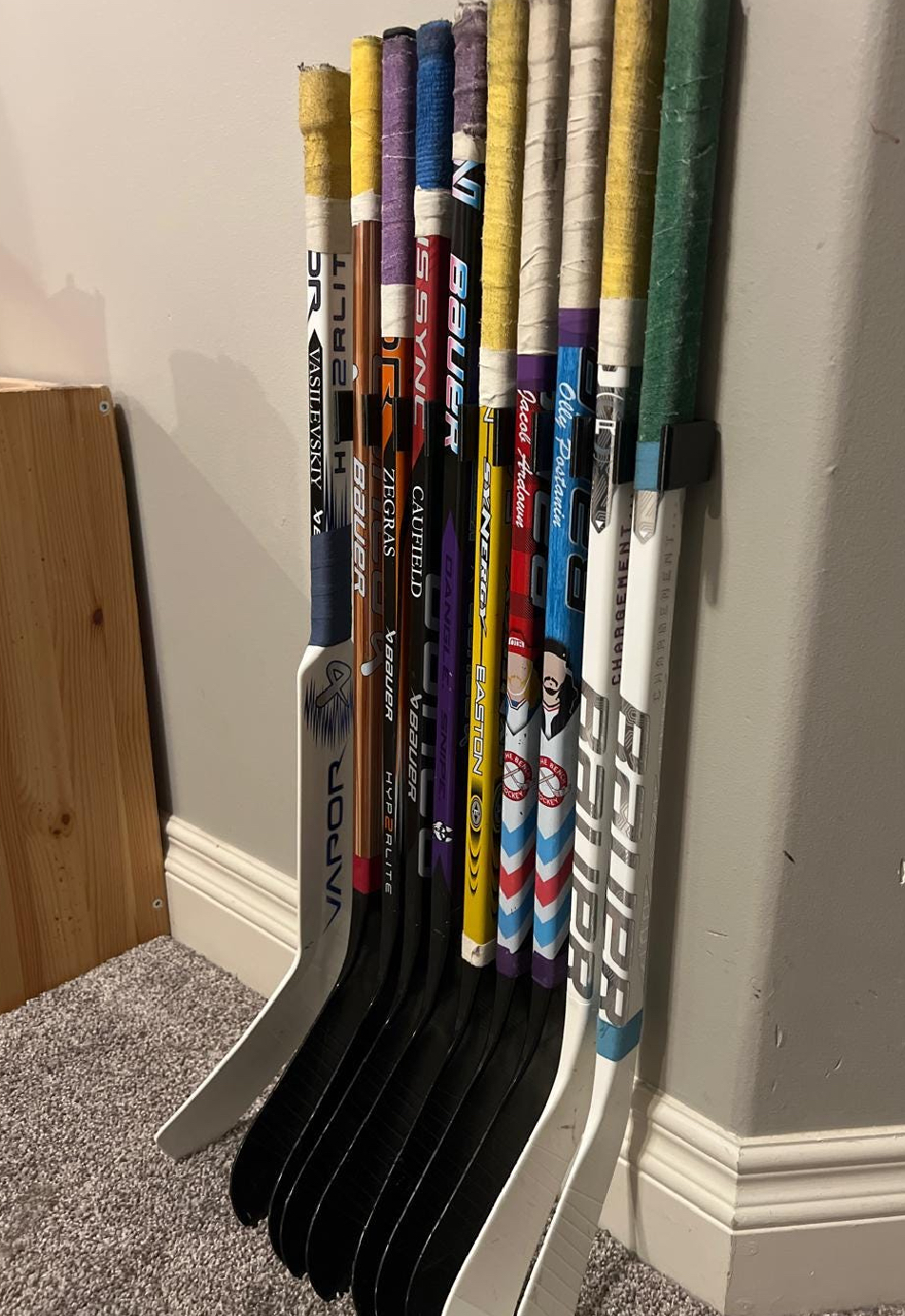 Hockey Stick Holder/Rack for 9 sticks