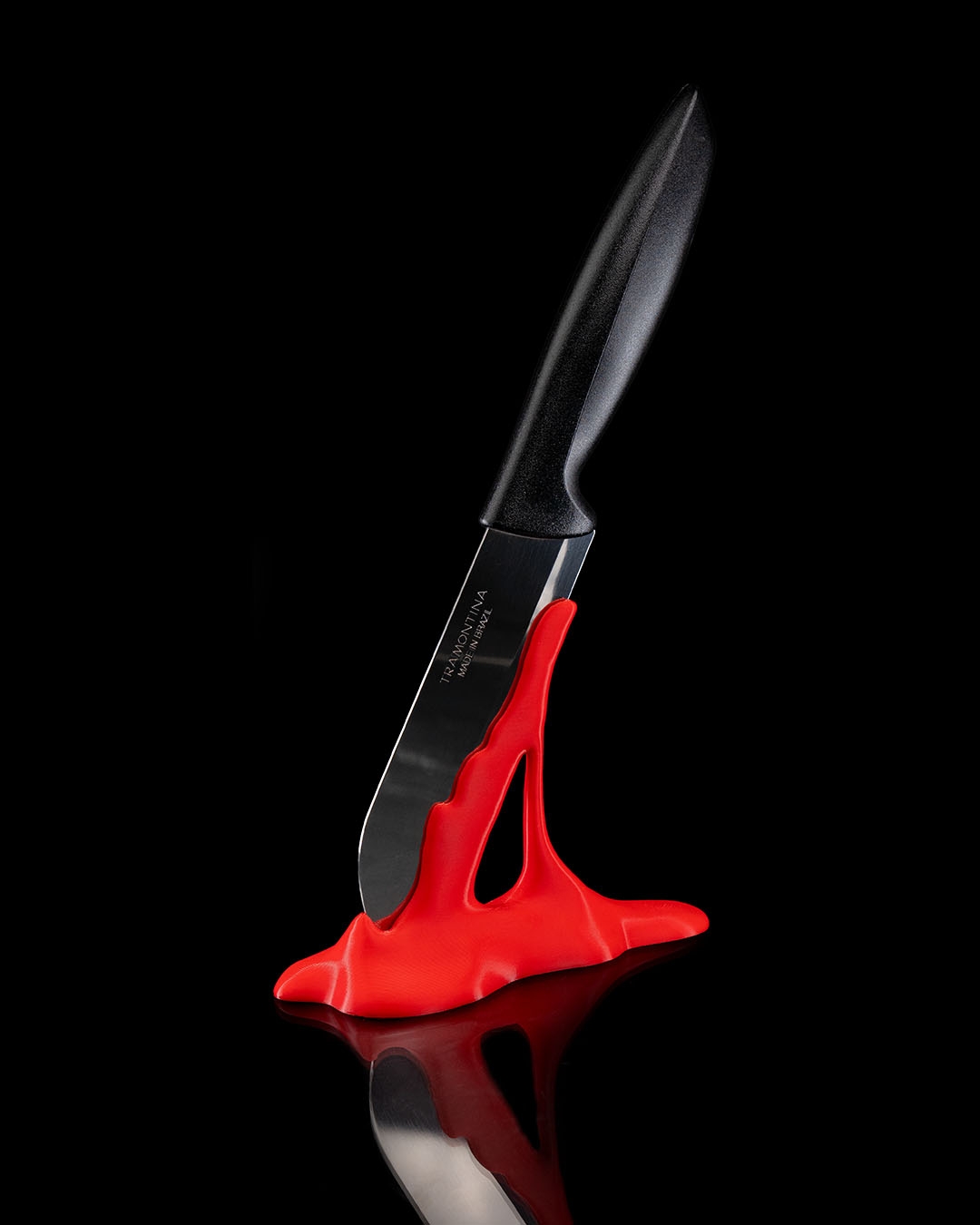 Bloody Sharp Knife Holder – Funny Kitchen Gadget
