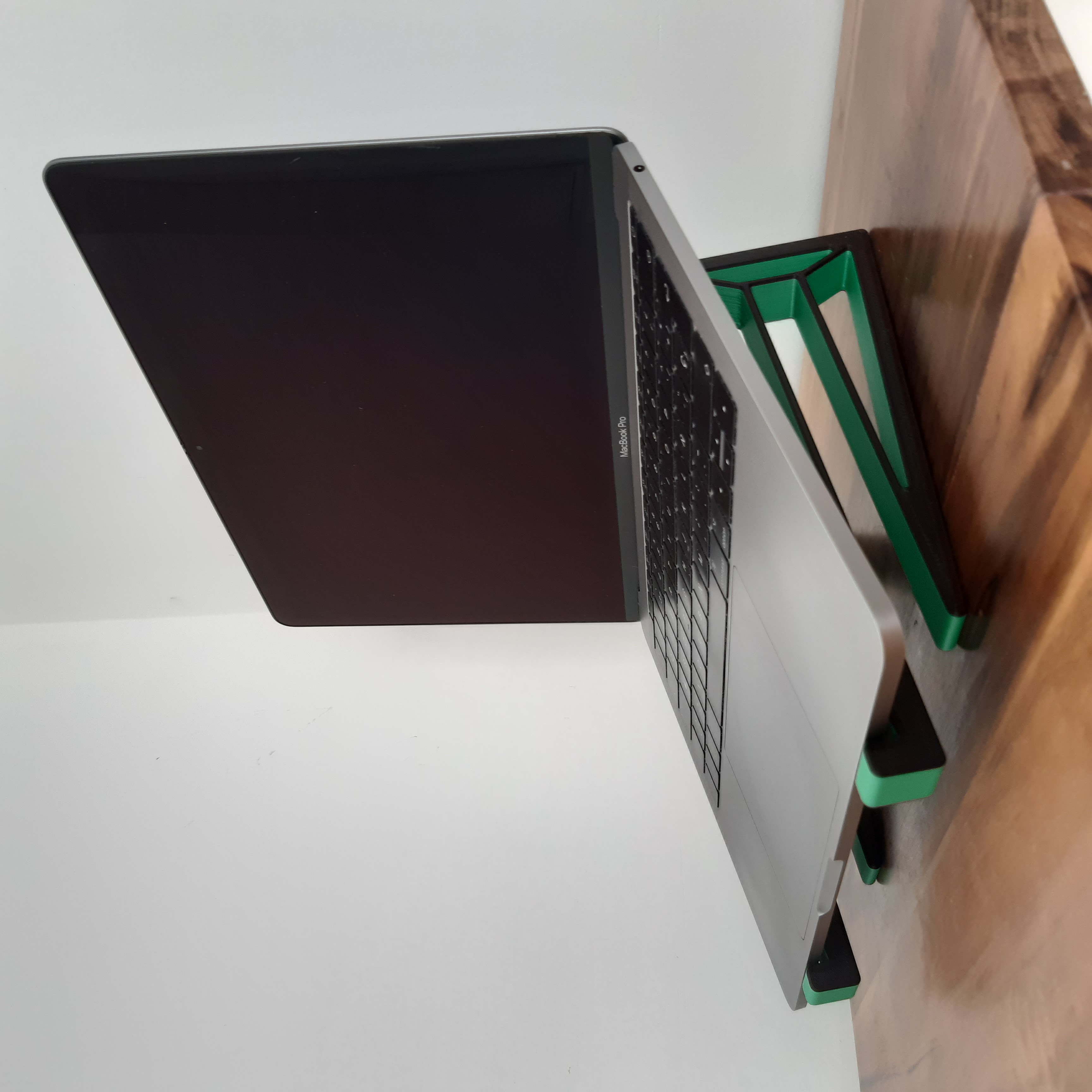 Laptop raiser & vertical stand
