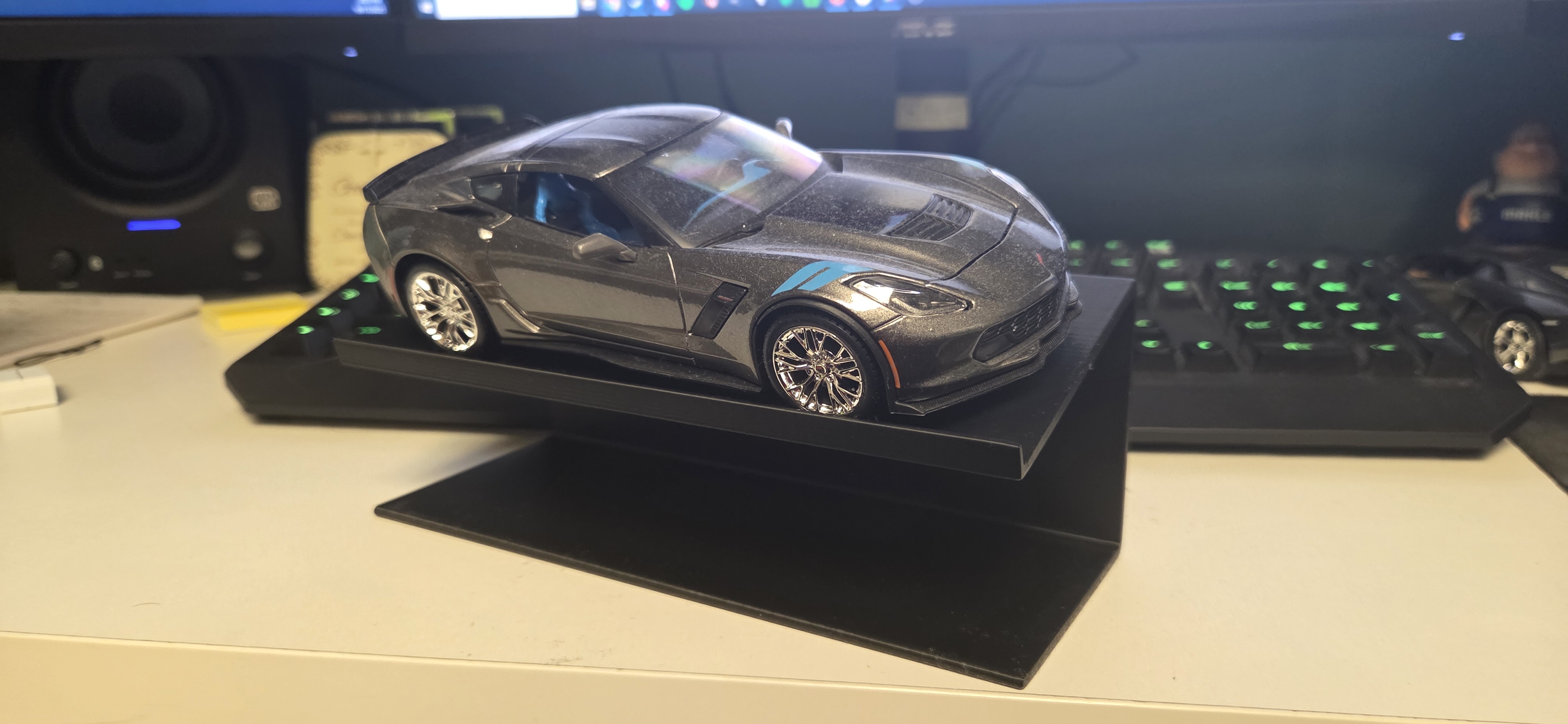 1:24 Scale Car Model Holder