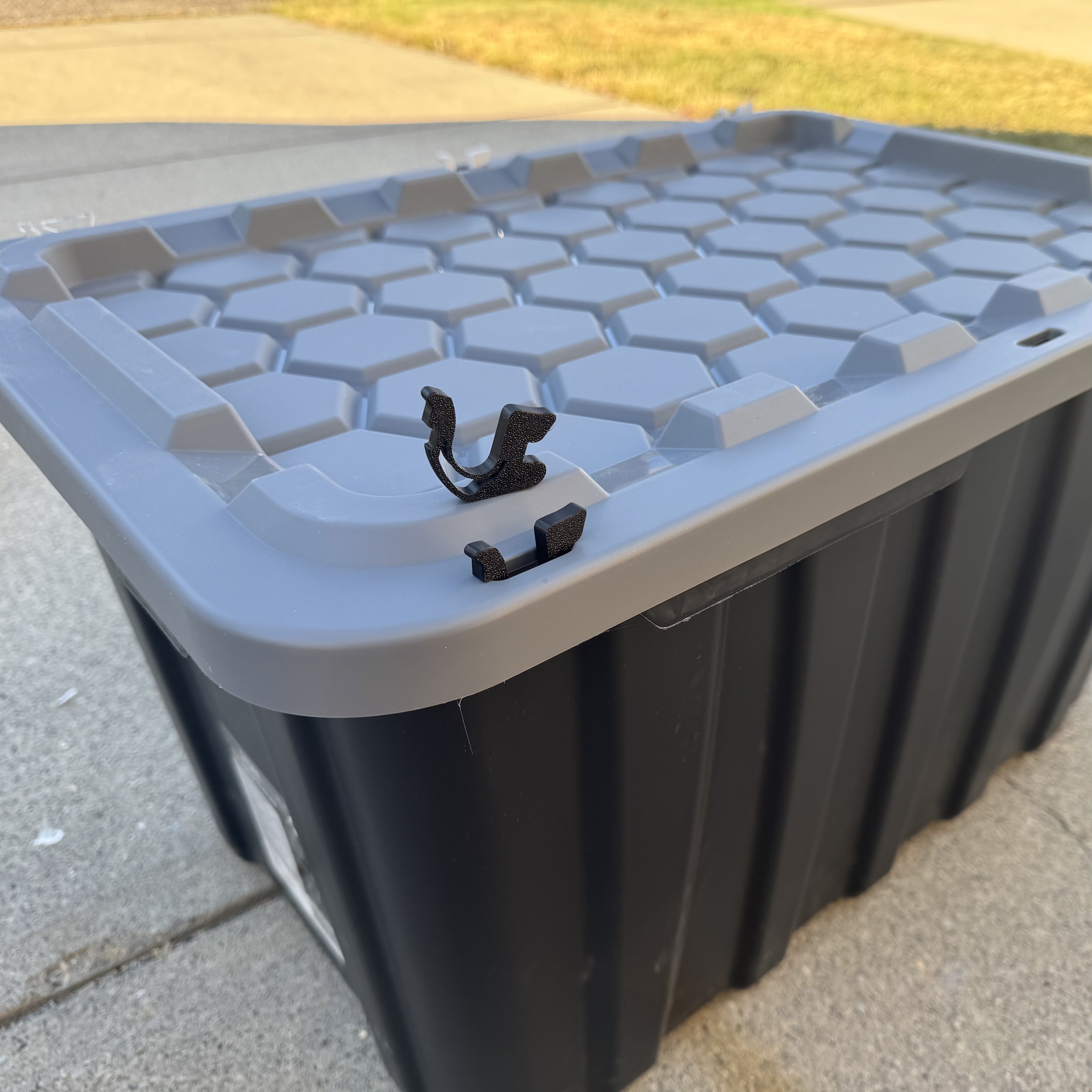 Slot Clip - Bin Latches - 31mm Slot - 36 pack - Black