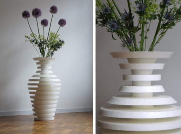Surfsculpt Vase – Warm, Elegant, Home-Décor Style