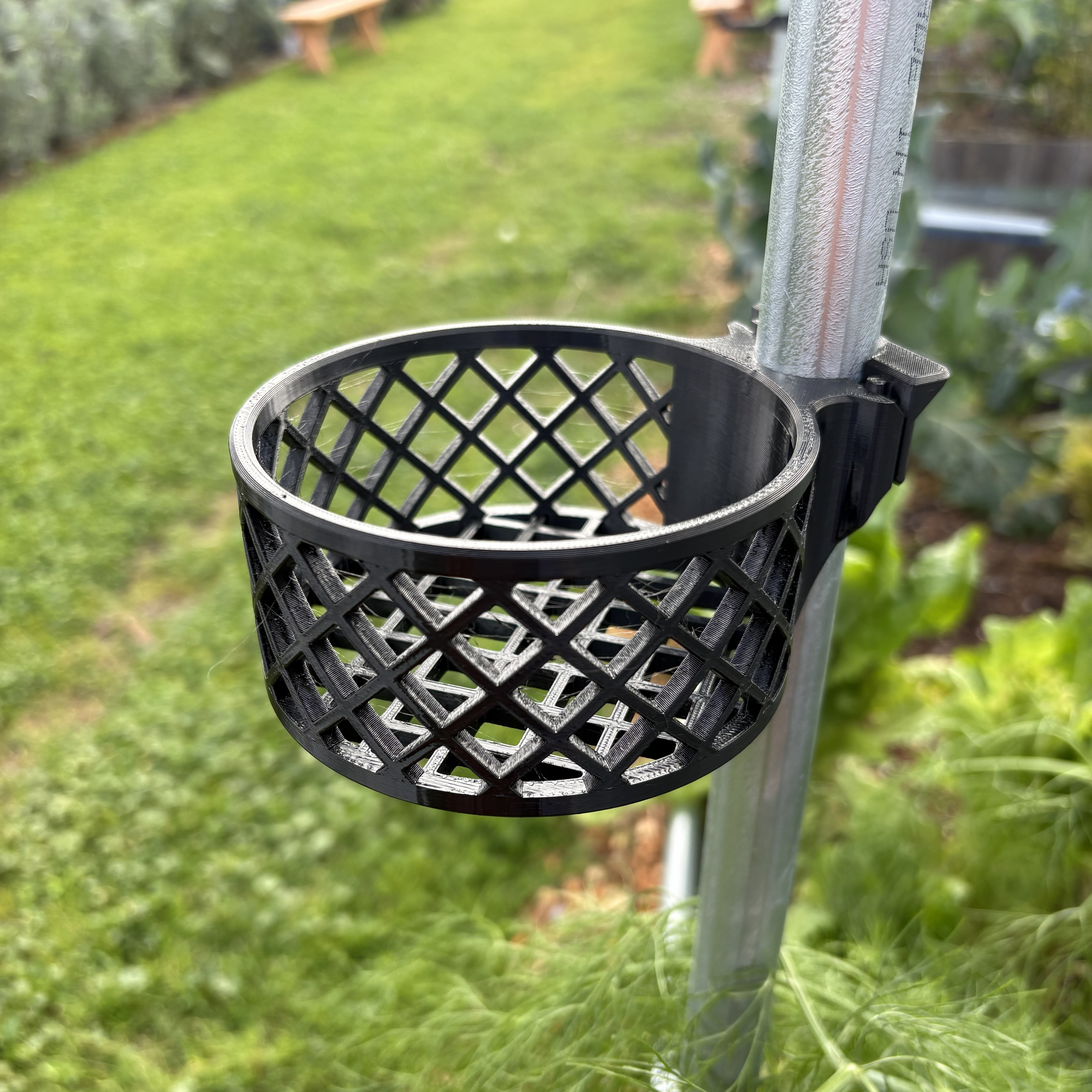 Drink and Phone Holder, for Vertical Trellis Legs