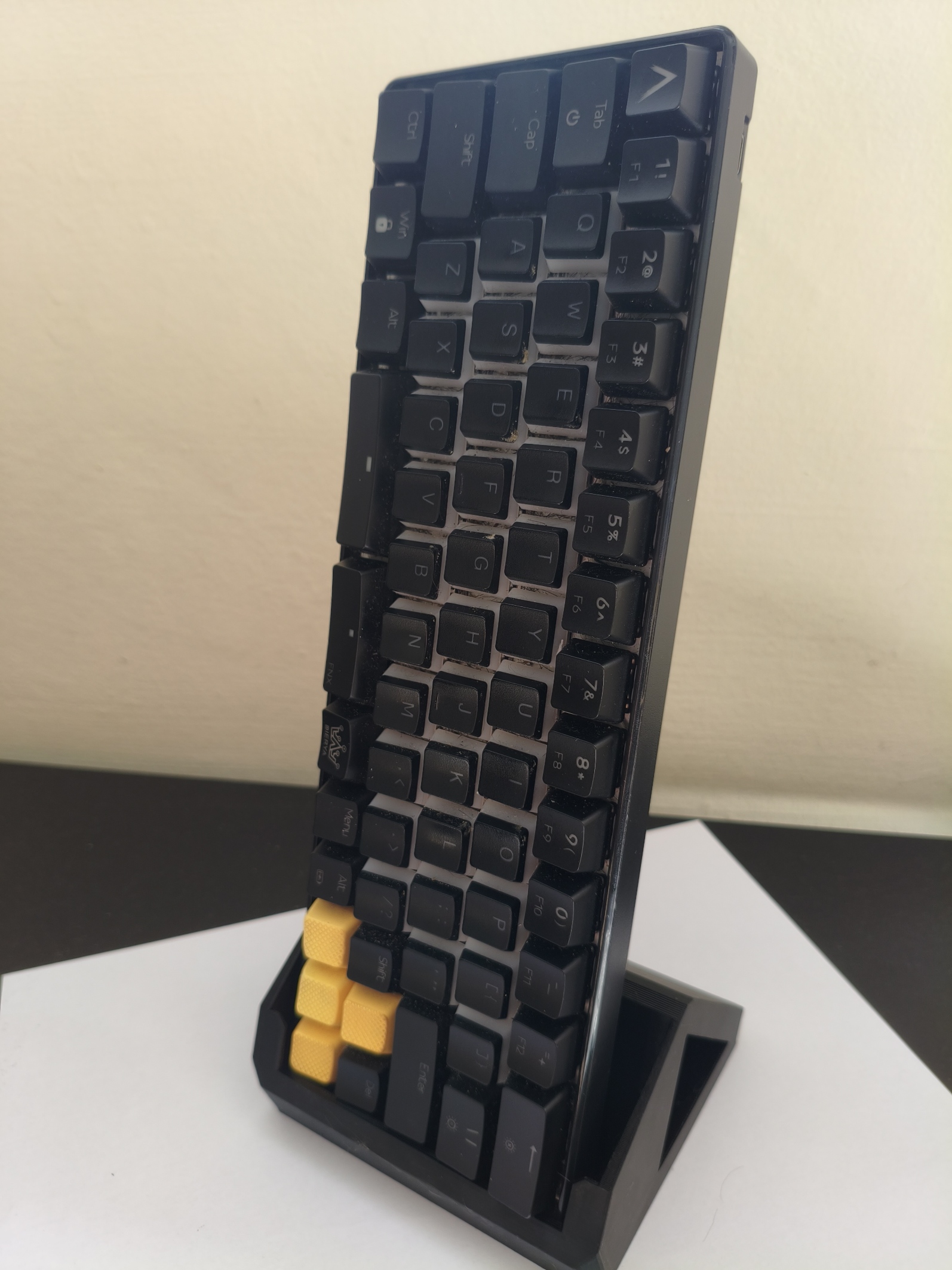 Vertical Mechanical Keyboard Stand
